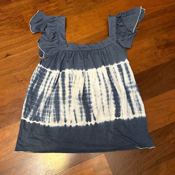Chaser Tops - Chaser size medium blue and white top NWT